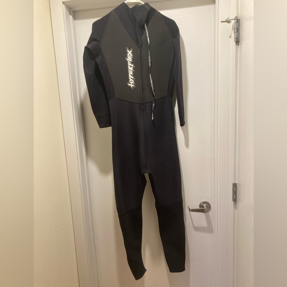 Hyper Flex 3:2 Wetsuit Size M - image 2